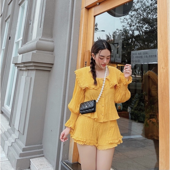 Yellow short set
✨Designed clothes specifically for petite sizes - Picture 5 of 6